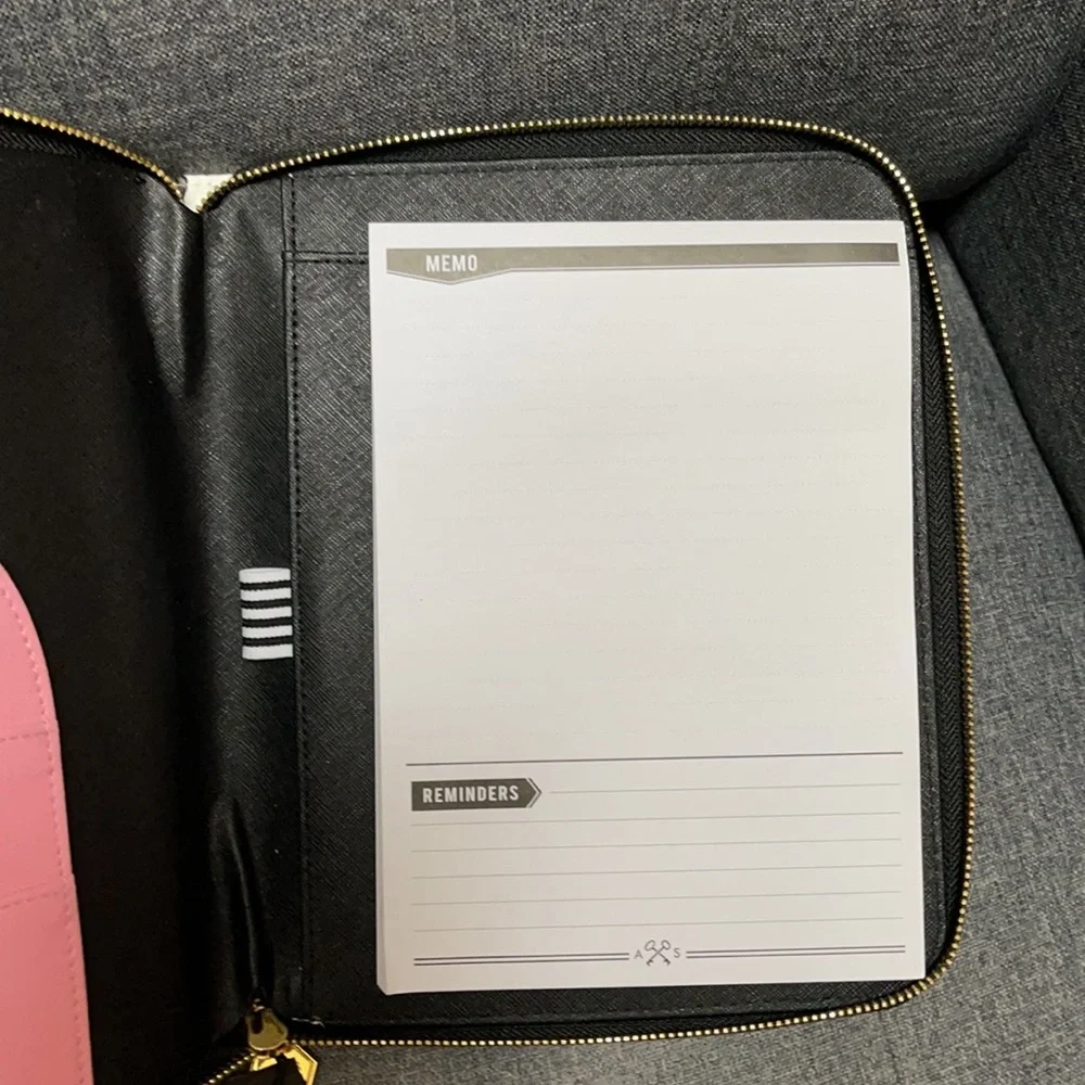 Alice Scott Goal Digger Folio